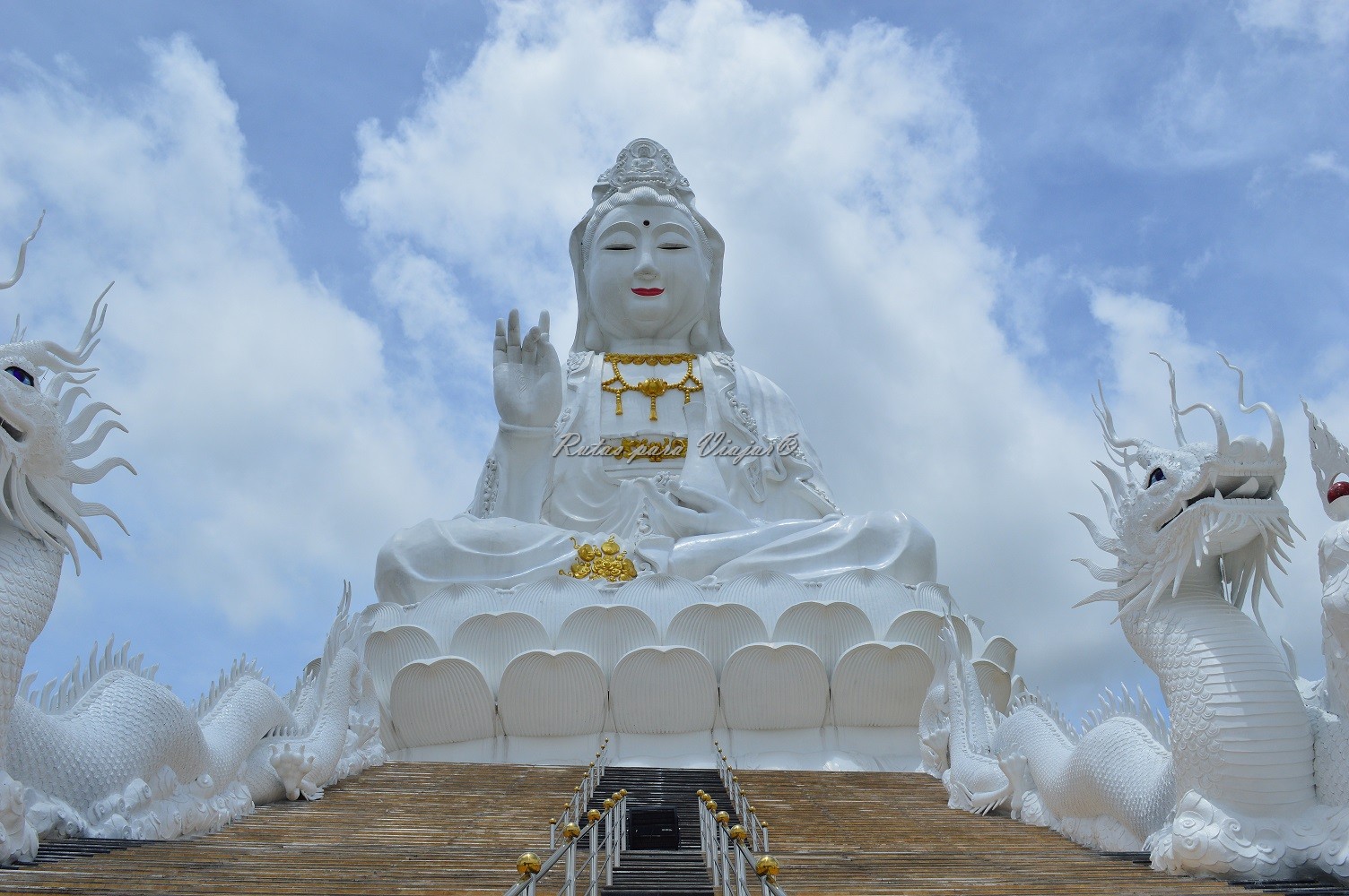 Wat Huay Pla Kung
